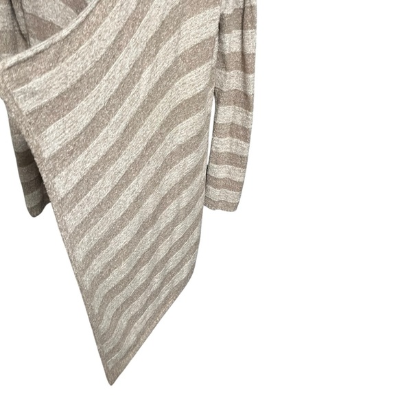 Barefoot Dreams Bamboo Chic Lite Calypso Wrap Cardigan - Picture 5 of 9